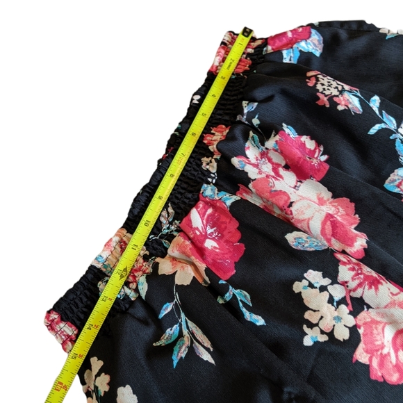 Living Doll Floral Shorts - Picture 6 of 10